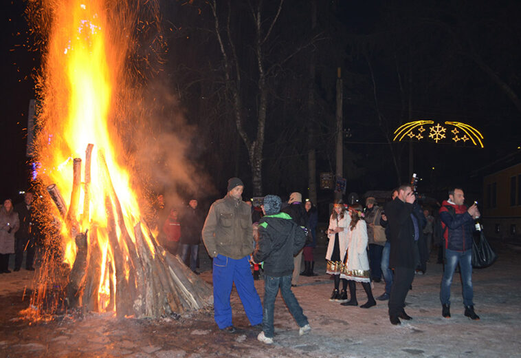 ЩАСТЛИВА, МИРНА, ЩЕДРА И УСПЕШНА