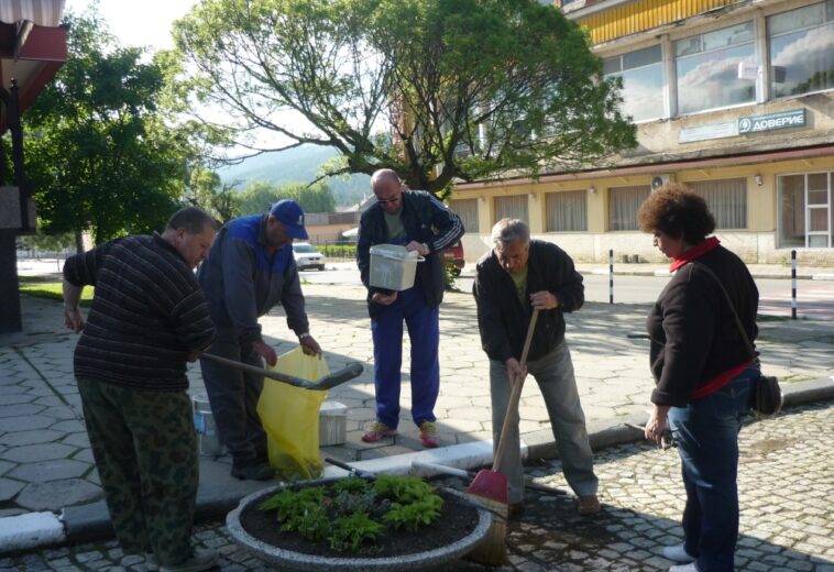 ОБЩИНИ ОТ СРЕДНОГОРИЕТО  Участваха в инициативата „Да почистим България за един ден“