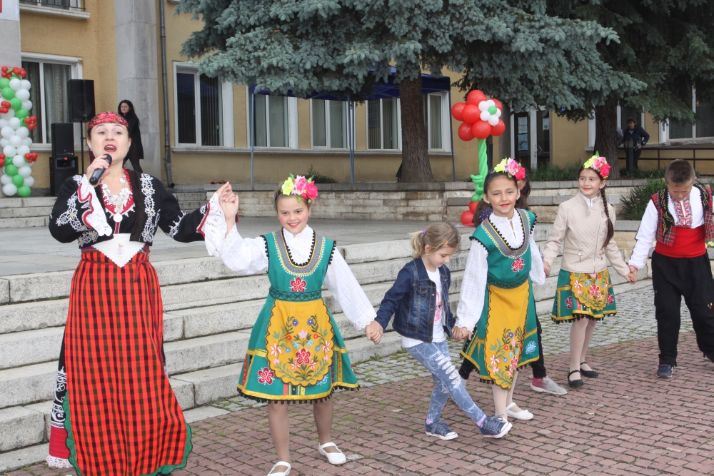 Vestnik Region | ДЕНЯТ НА ЗЛАТИЦА