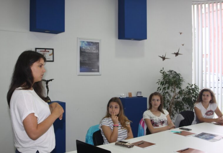 “АУРУБИС БЪЛГАРИЯ”  Организира курс по приложен дизайн за младежи