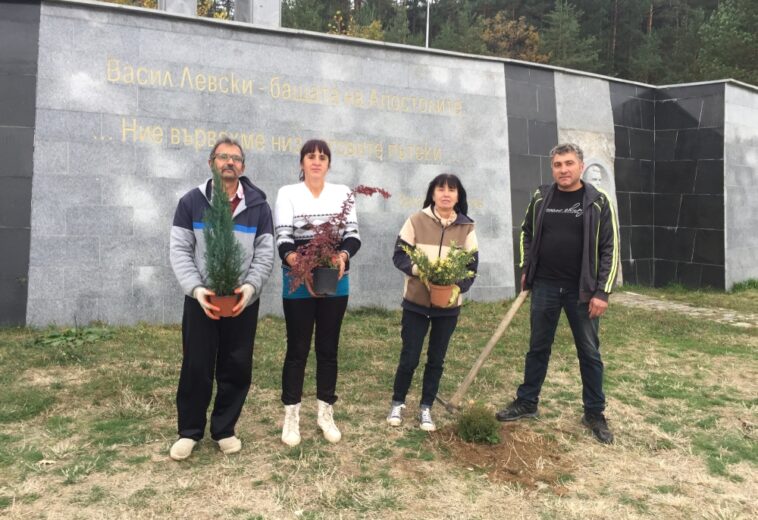 БУНОВЧАНИ   Засадиха храсти и цветя на паметника на Васил Левски на „Гълъбец“