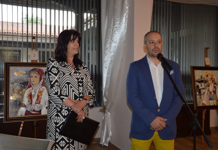 ВЪВ ВЪЗРОЖДЕНСКИЯ ГРАД  Най-успешният художник в Европа представи изложбата си „Вечните българки
