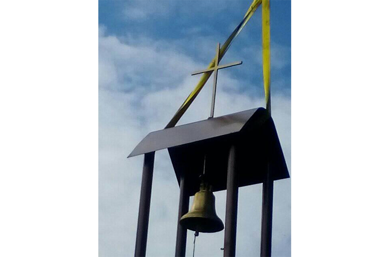 С ПОДКРЕПАТА НА „ЕЛАЦИТЕ МЕД” И ДАРИТЕЛЯ ГЕОРГИ ГЕОРГИЕВ  В село Каменица върнаха камбанния звън на църквата „Св. Петка”