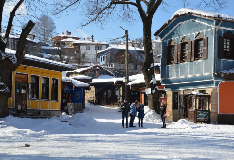 Ниски температури и обилен сняг в Копривщица