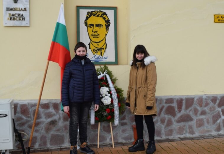 В Община Чавдар сведоха глави пред свидния син на България