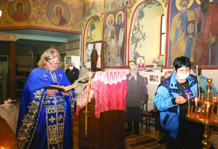 Празнична литургия за патронния ден на църквата в Челопеч