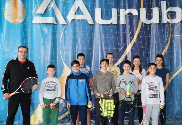 ТРИДЕСЕТ ДЕЦА ОТ ПИРДОП  Вървят по стъпките на Григор Димитров в тениса на корт