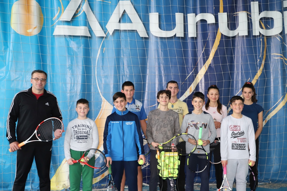 Vestnik Region | ТРИДЕСЕТ ДЕЦА ОТ ПИРДОП Вървят по стъпките на Григор ...