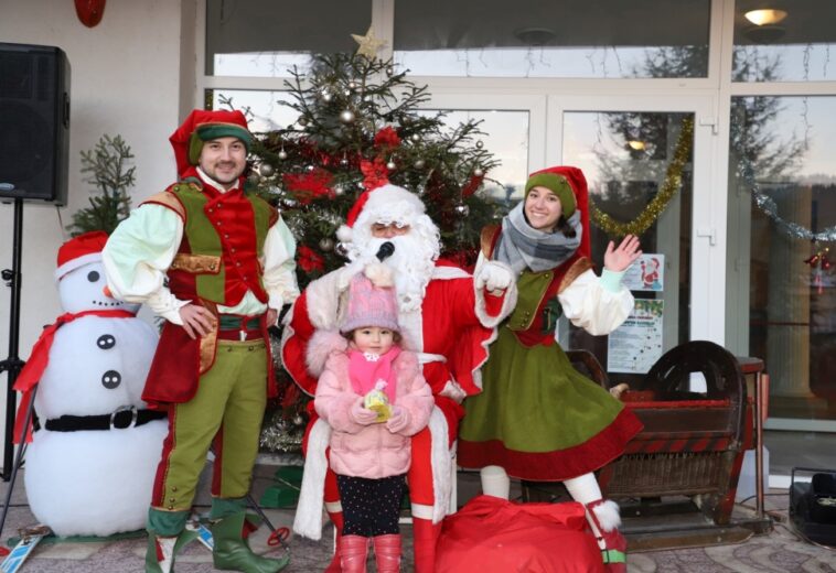 Дядо Коледа зарадва децата на Пирдоп с подаръци